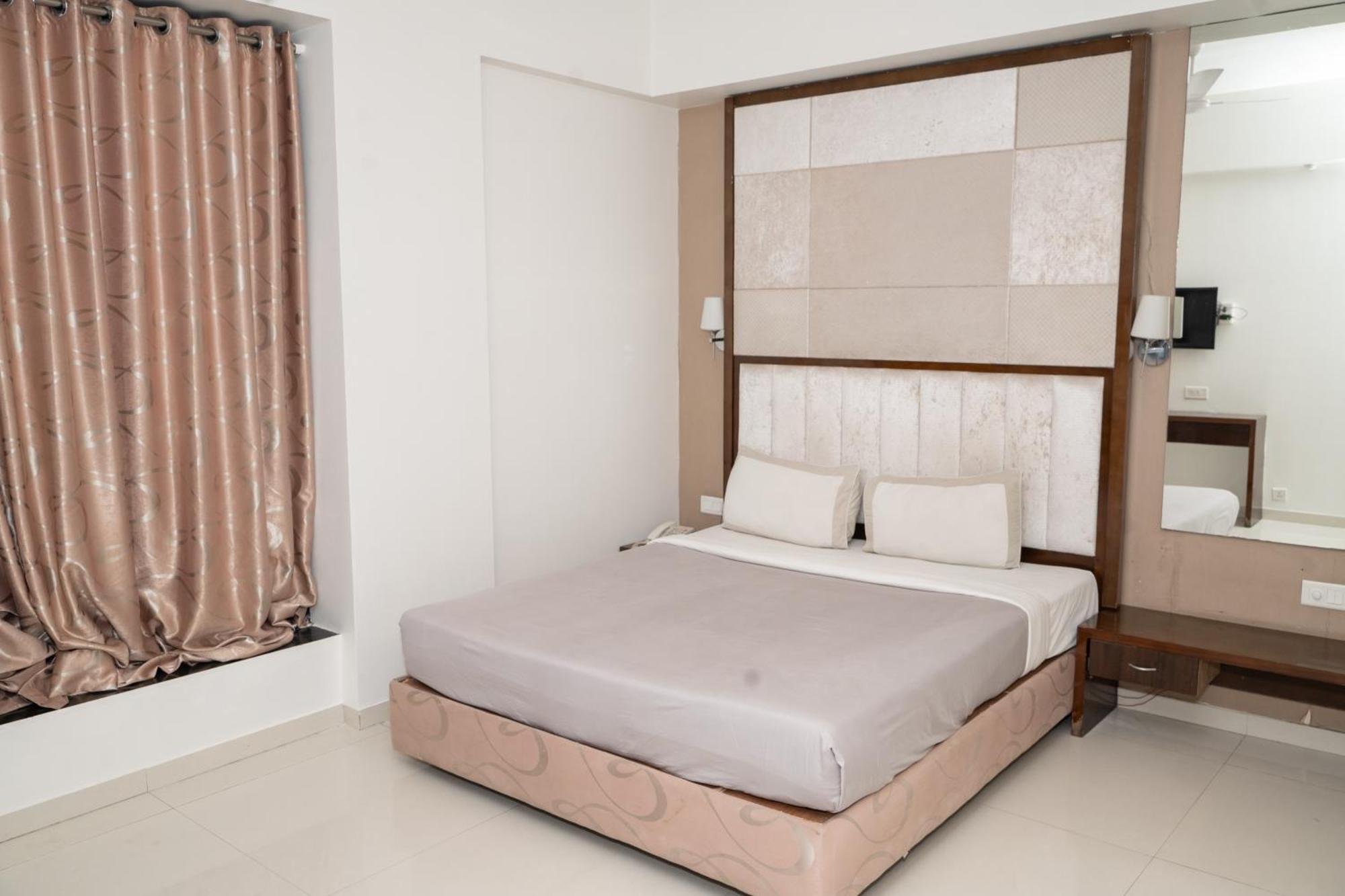 Hotel Silver Inn LLP Aurangābād Exterior foto