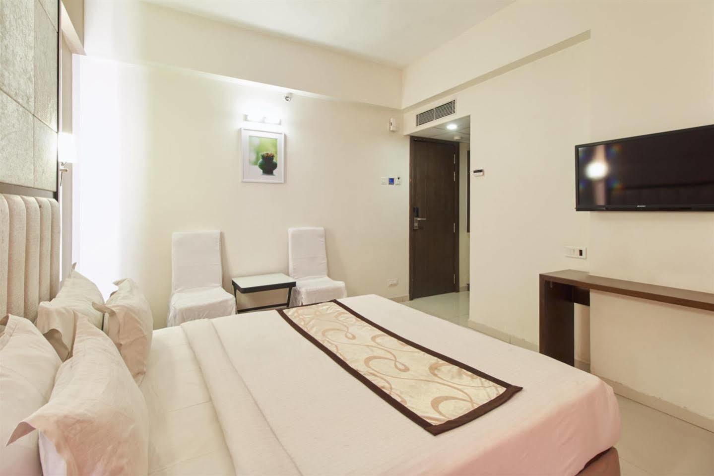 Hotel Silver Inn LLP Aurangābād Exterior foto
