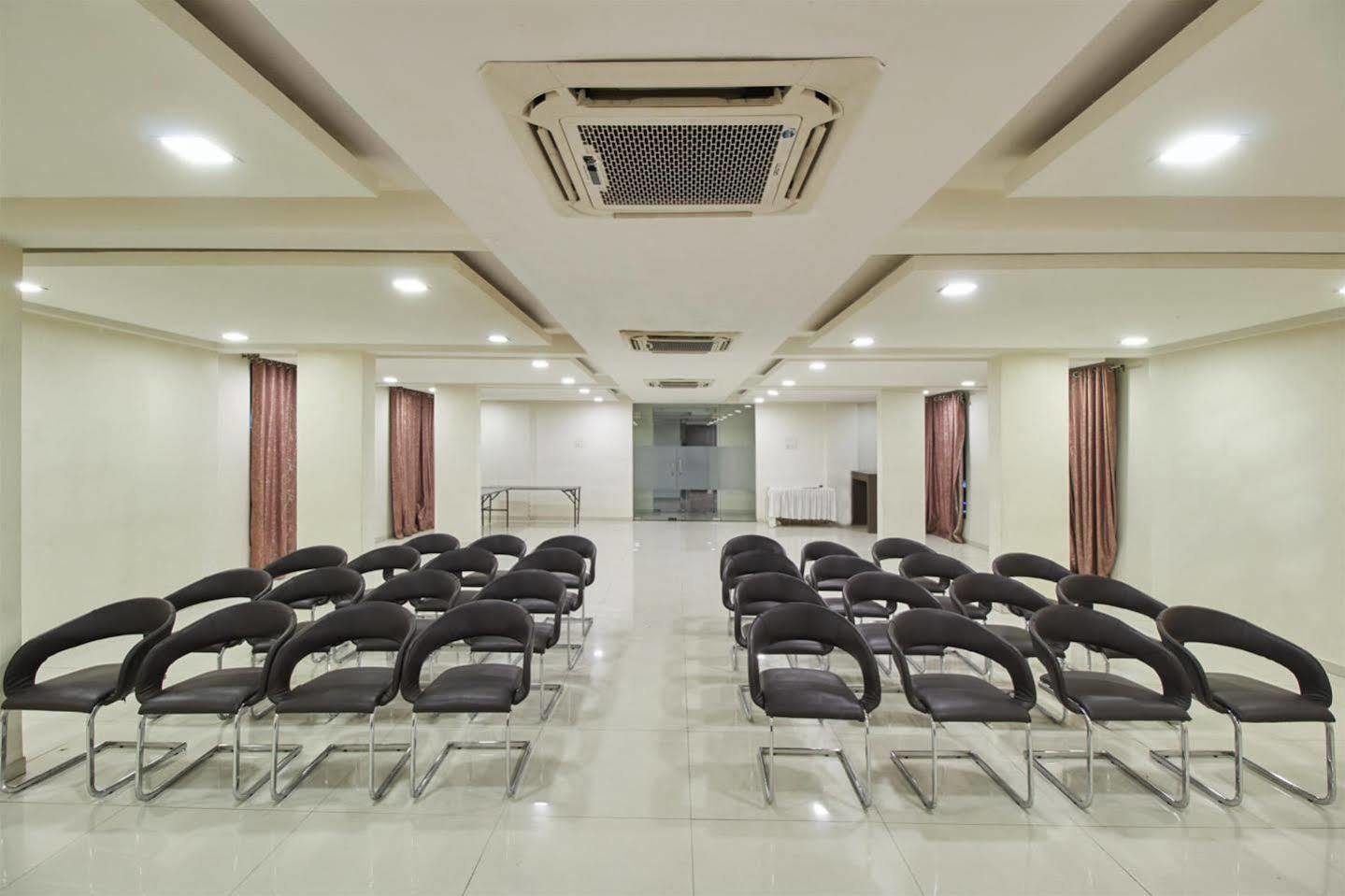Hotel Silver Inn LLP Aurangābād Exterior foto